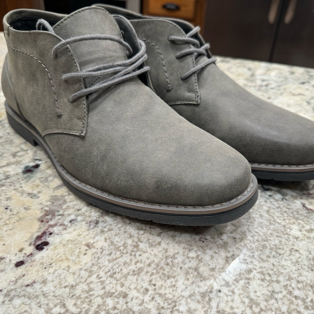 Men’s dress shoes/ankle boot